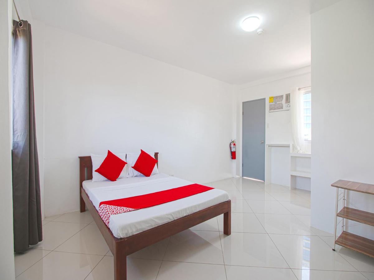 Oyo 778 Fat J Apartelle Hotel Cebu Ngoại thất bức ảnh