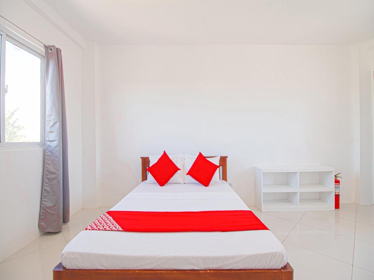 Oyo 778 Fat J Apartelle Hotel Cebu Ngoại thất bức ảnh