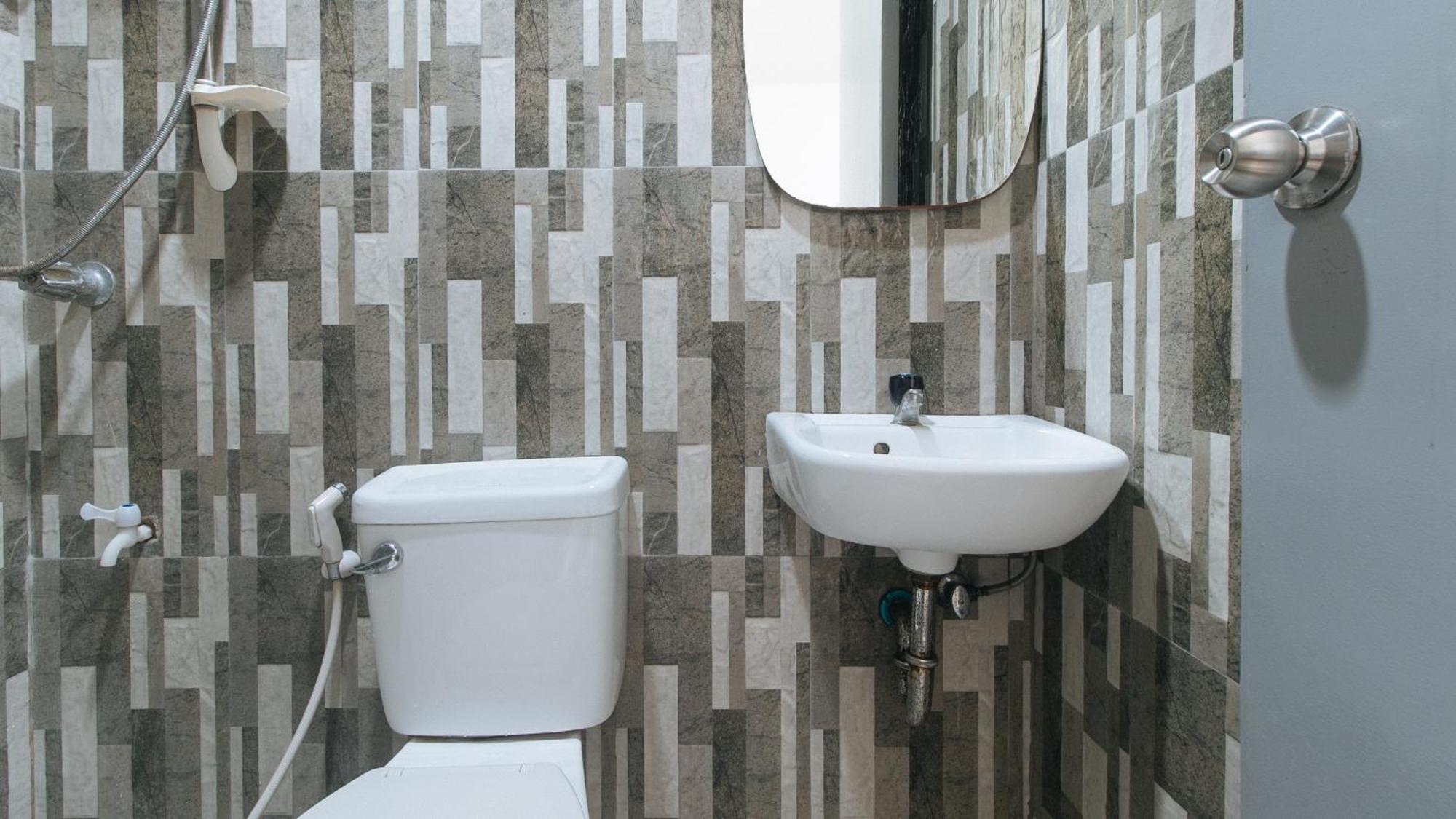 Reddoorz At Fat J Apartelle Mactan Cebu Ngoại thất bức ảnh